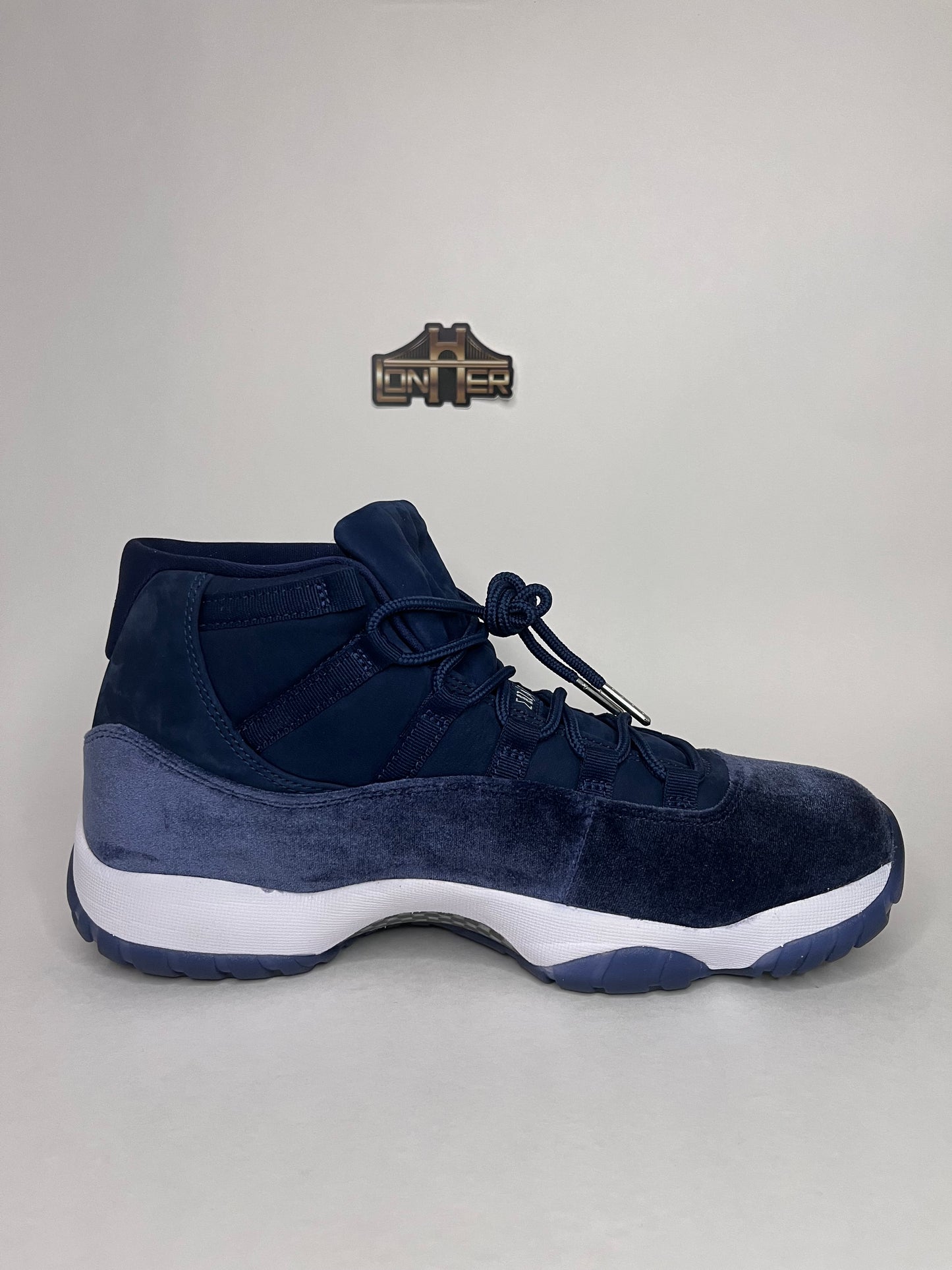 Women's Air Jordan 11 - "Midnight Navy" (2022)