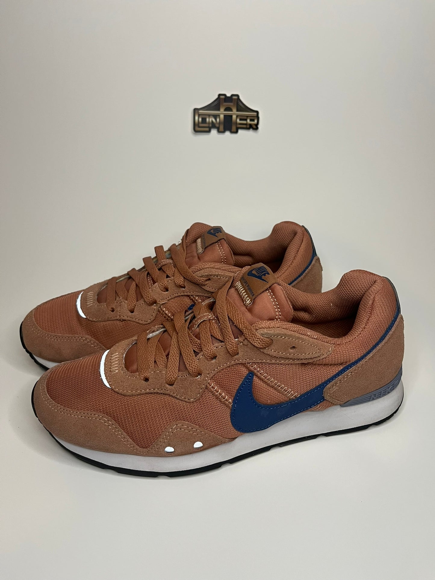 Nike Venture Runner- "Mineral Clay/Mystic Navy"