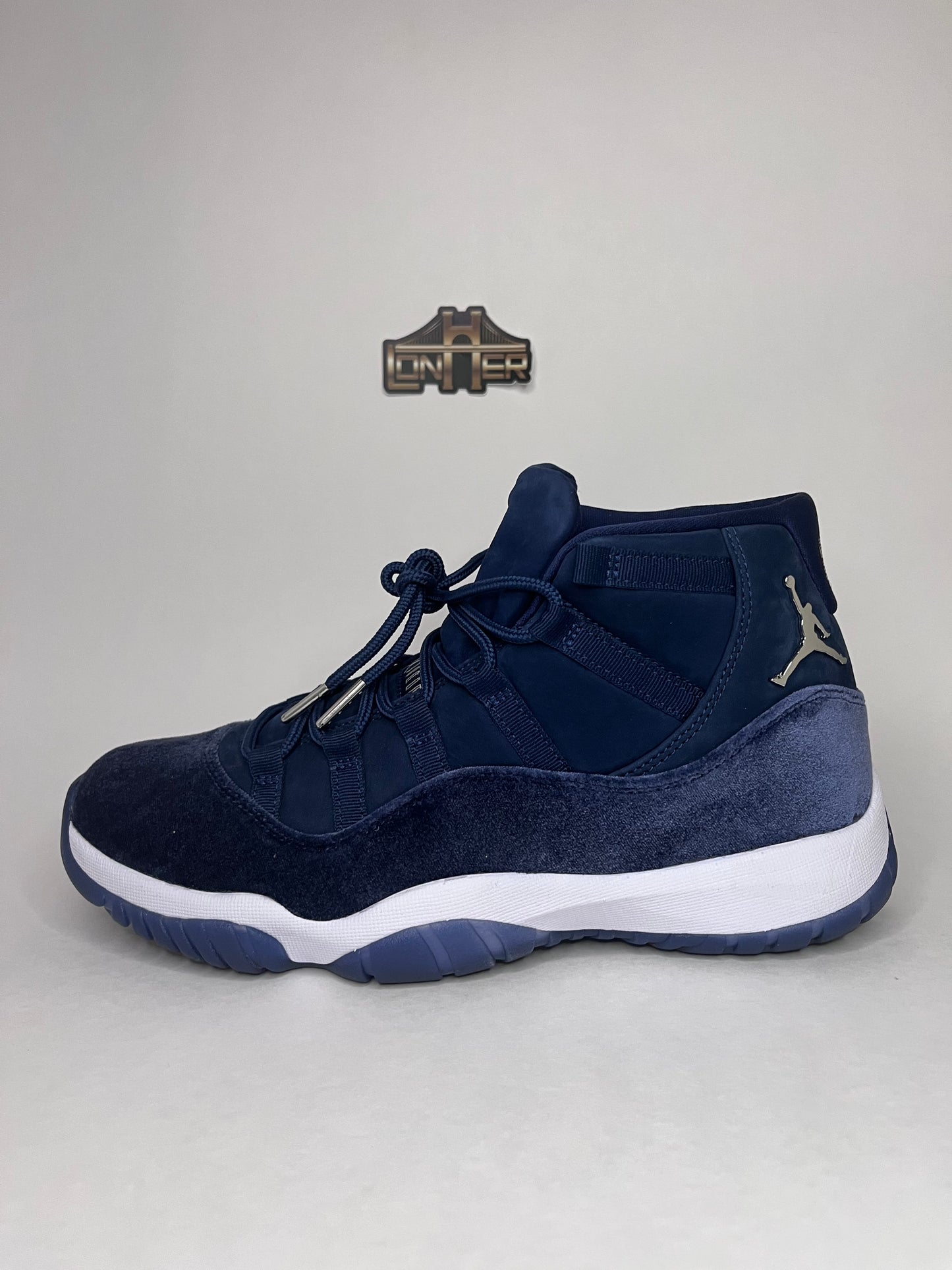 Women's Air Jordan 11 - "Midnight Navy" (2022)
